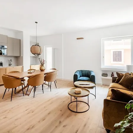 3 Bedroom Superior Trastevere 아파트 *